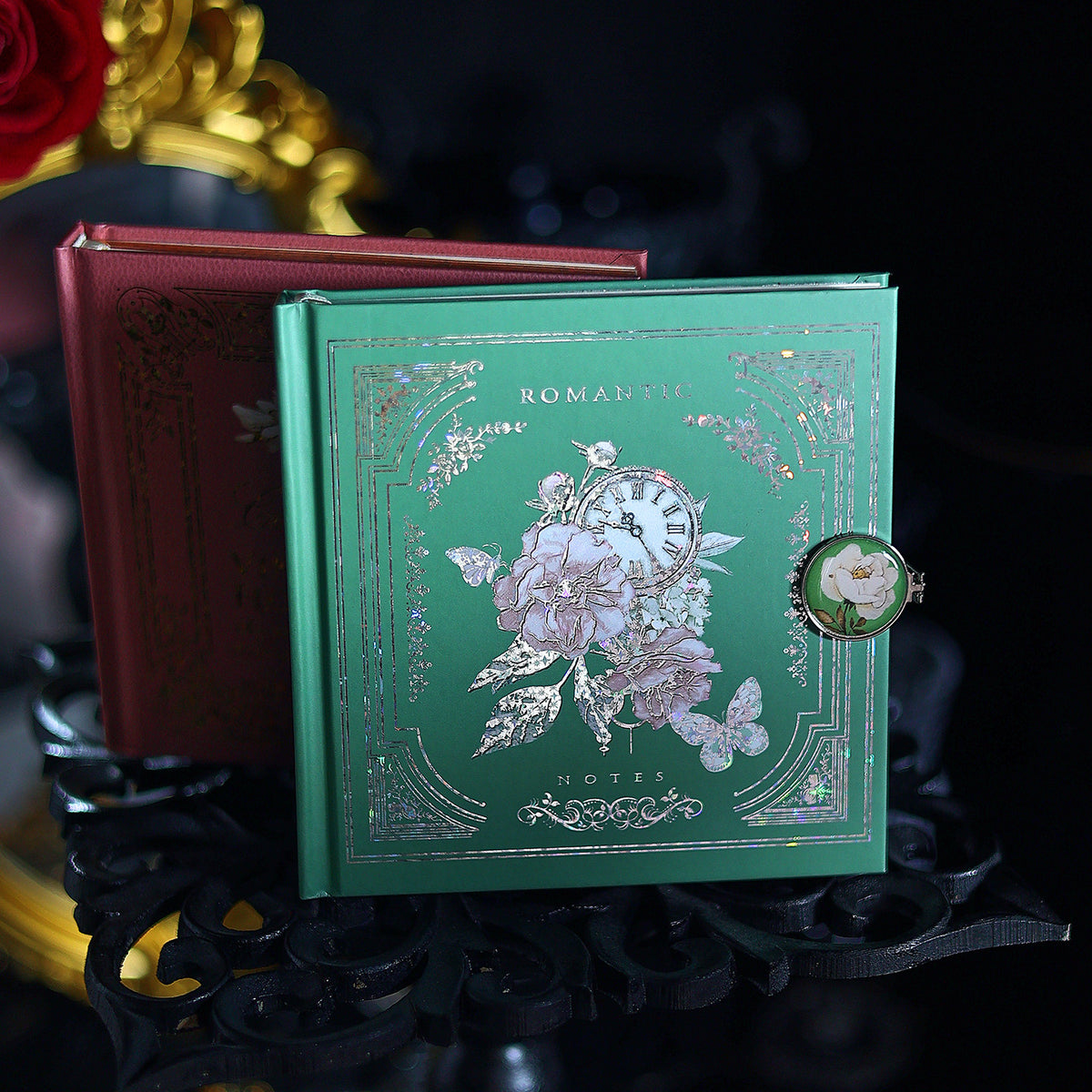 Vintage Floral Square Journal – Foil-Stamped Magnetic Closure Notebook
