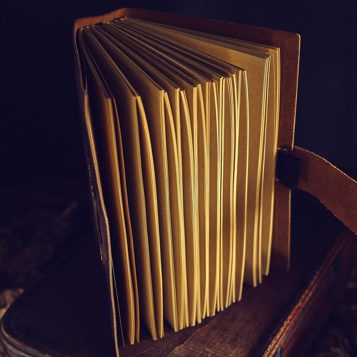 Vintage Crazy Horse Leather Journal – Hand-Stitched Writing Notebook