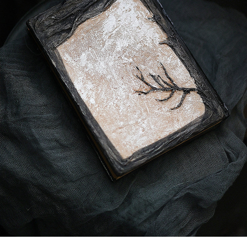 Gothic Raven Resin Relief Journal – Hand-Painted Detachable Notebook